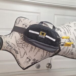 Mountainsmith VIBE Fanny Pack Belt Bag Hiking Bag 💛🤍